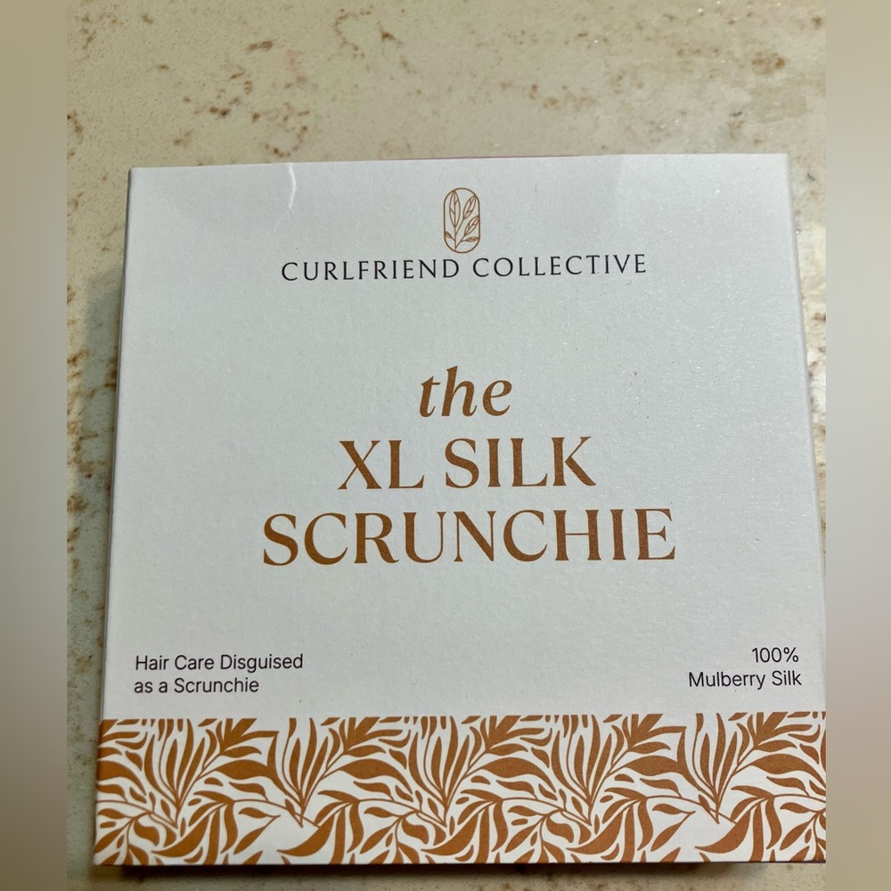 Curlfriend Collective XL silk scrunchie, New with Box - Picture 2 of 6